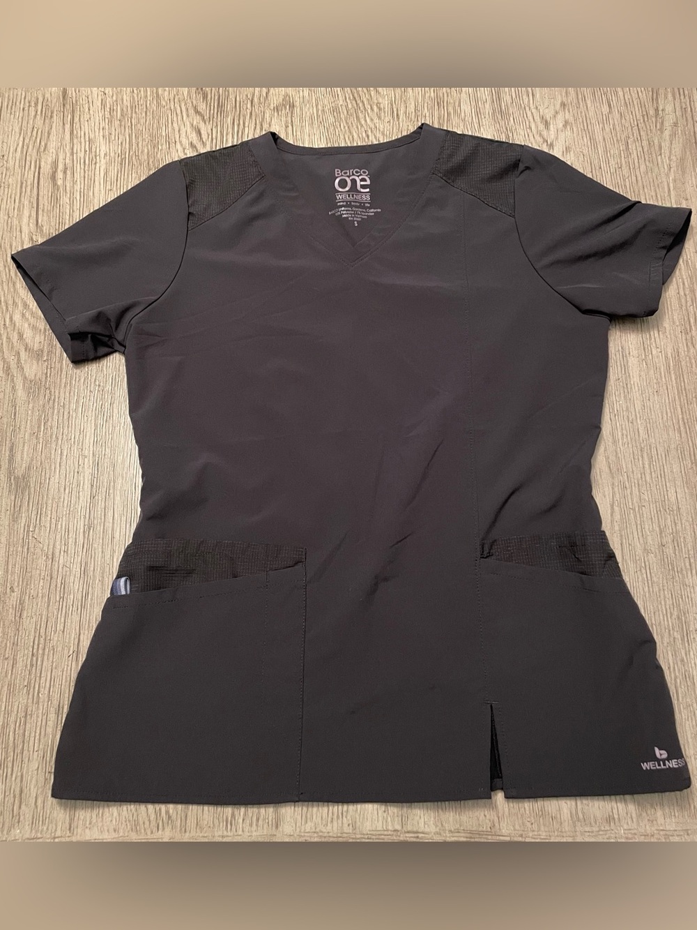 Barco One Wellness women’s scrub top, black, small
